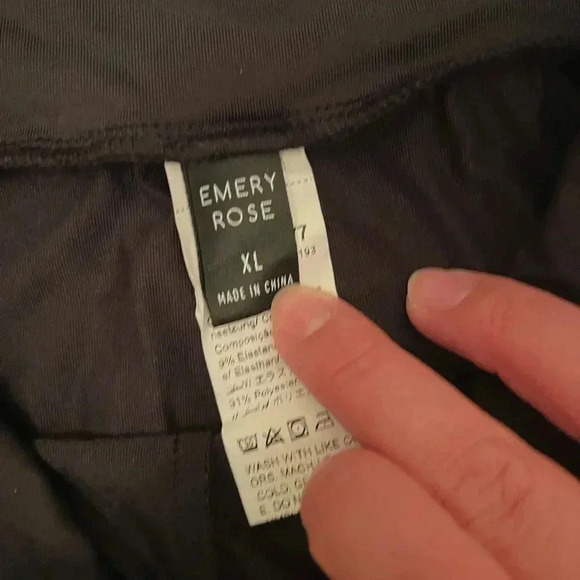 XL EMERY ROSE BLACK LEGGINGS - Picture 3 of 4